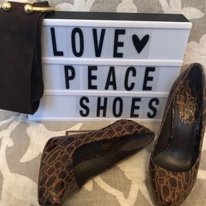 3 items for $25❣️❣️❣️ SALE ❣️❣️❣️ Aldo Brown leather belt and Faux Croc Heels